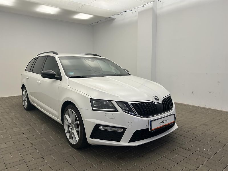 Škoda Octavia 2.0 TDI RS - fotka 21 z 25