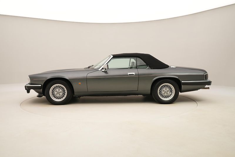 Jaguar XJS CONVERTIBLE 4.0 R6 AUT 1.maj - fotka 34 z 42