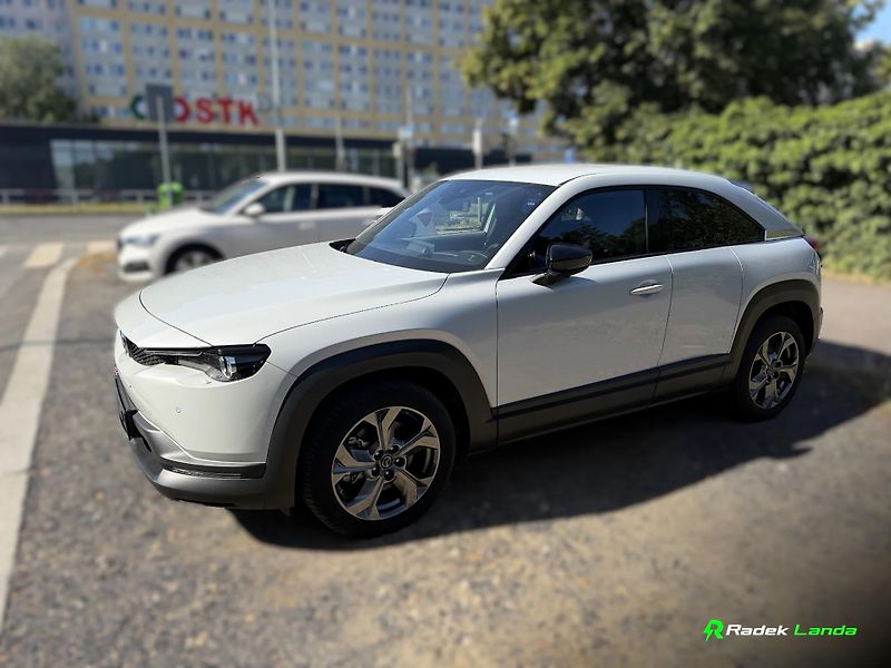 Mazda MX-30 (2021) e-SKYACTIV 35,5 kWh | Head-Up - fotka 2 z 21