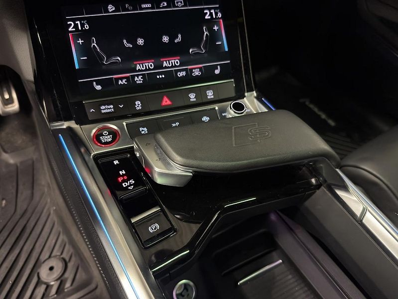 Audi SQ8 e-tron Sportback quattro Tažné - fotka 25 z 27