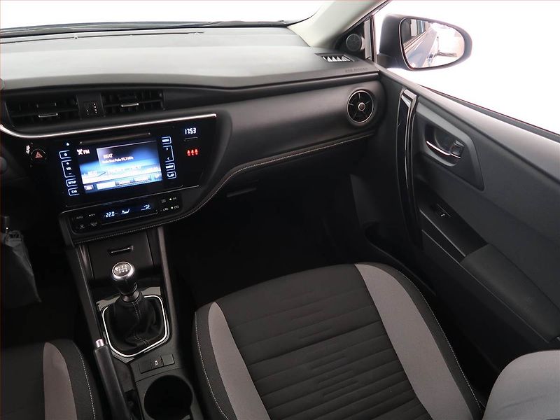 Toyota Auris (2017) 1.6 Valvematic, ČR,1.maj - fotka 8 z 20