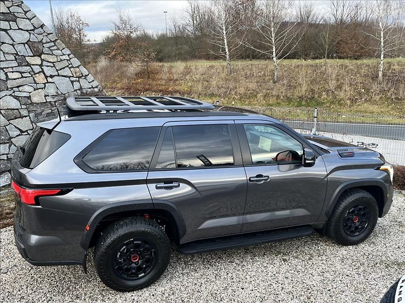 Toyota Sequoia 3,5i-Force MaxTTV6HEV TRD Pro - fotka 9 z 58
