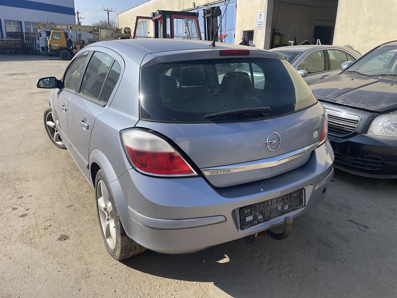 Opel Astra (2008) 1.6 77Kw NÁHRADNÍ DÍLY - fotka 2 z 4