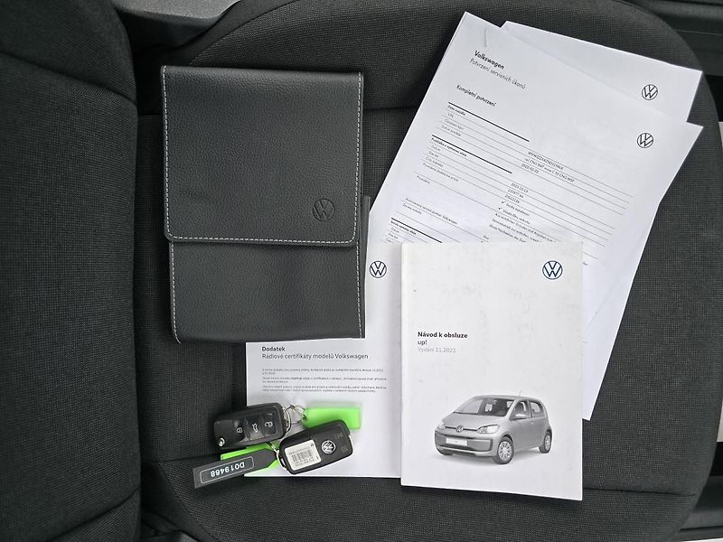 Volkswagen up! CNG KAMERA + DIGIKLIMA ČR - fotka 30 z 33