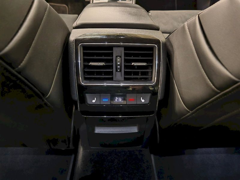 Škoda Superb (2024) 2.0 TDI 147 kW DSG 4x4 Style - fotka 24 z 31