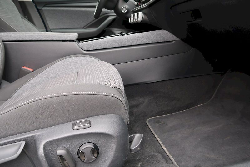 Škoda Superb (2024) Combi Selection 1,5 TSi / 150 - fotka 15 z 33