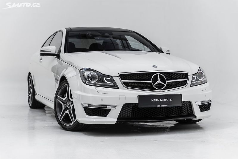 Mercedes-Benz Třídy C 63AMG Coupe*krásný stav*Servis - fotka 1 z 50