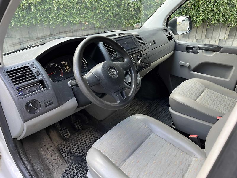 Volkswagen Transporter T5 facelift LONG 2.0 TDi 8MÍST - fotka 12 z 18