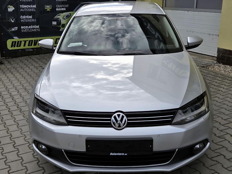 Volkswagen Jetta Trend LIFE *SERV.KNÍŽKA*       - fotka 2 z 42