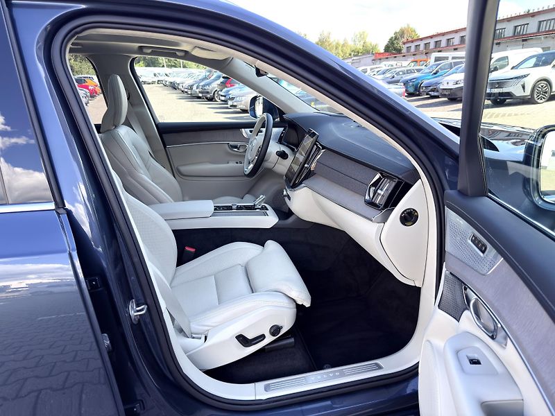 Volvo XC90 B5 AWD ULTRA BRIGHT // +kola  - fotka 22 z 61