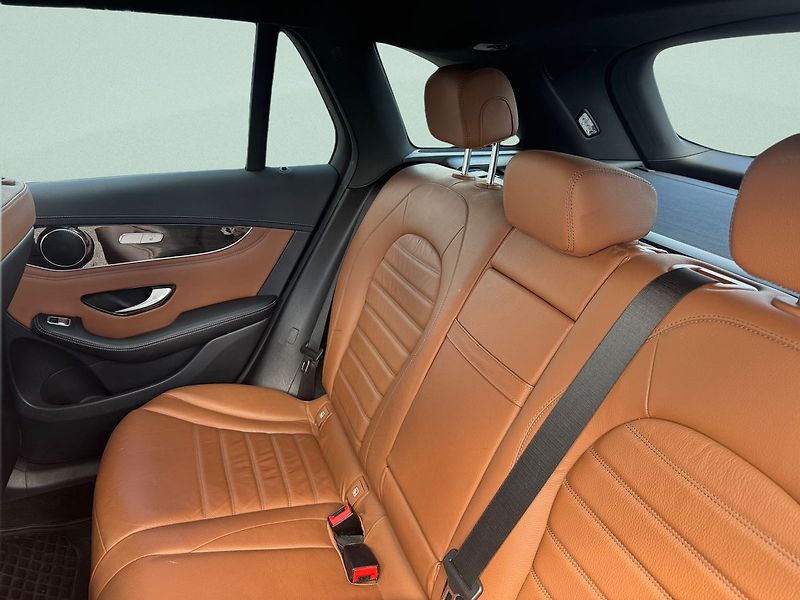 Mercedes-Benz GLC 220d 4MATIC - fotka 14 z 21