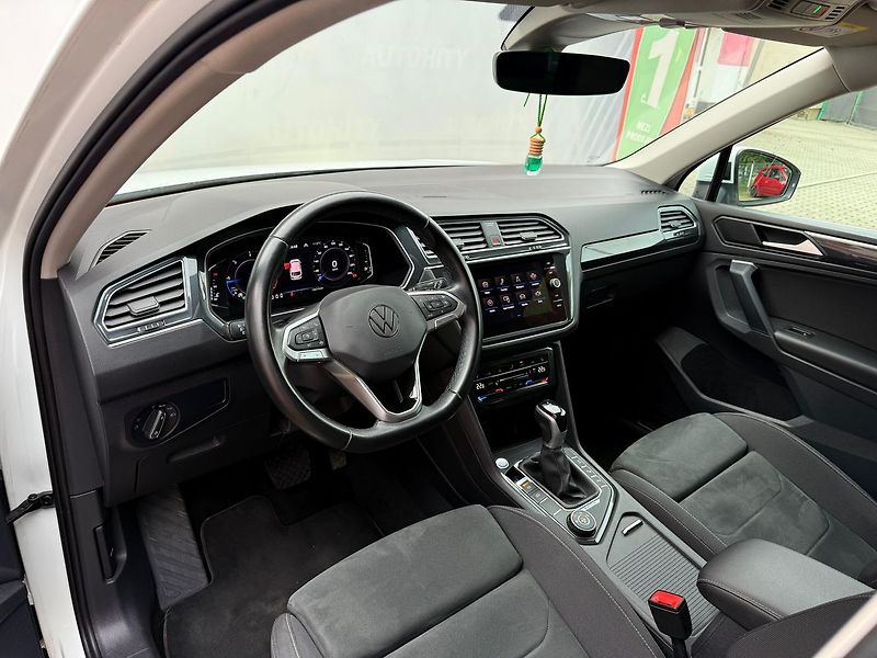 Volkswagen Tiguan 2.0 TDi Elegance DSG 4x4, ČR - fotka 19 z 34