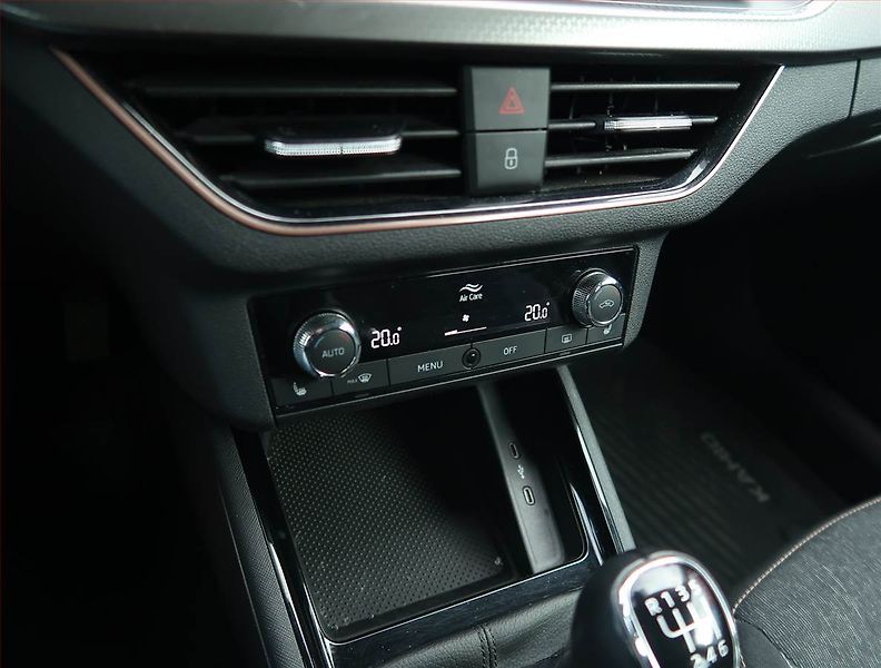 Škoda Kamiq (2021) Style 1.0 TSI, Serv.kniha - fotka 16 z 19