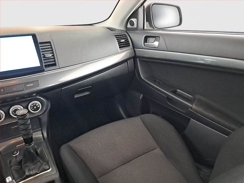 Mitsubishi Lancer (2009) 1.8 MIVEC, Tempomat - fotka 8 z 18