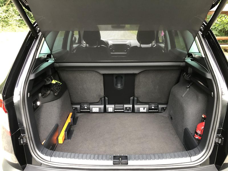 Škoda Karoq (2018) 1.5 TSI DSG STYLE - 140 000KM - fotka 11 z 18