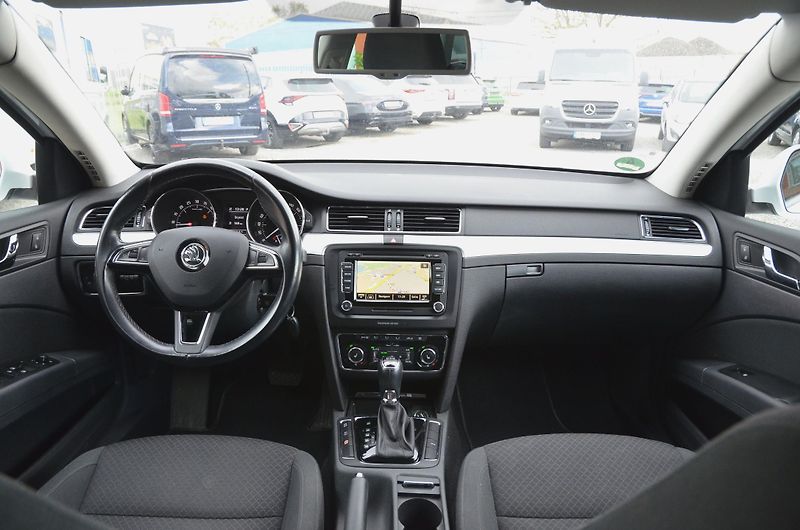 Škoda Superb (2015) 2.0 TDi DSG 4x4 WEBASTO /TAŽNÉ - fotka 20 z 38