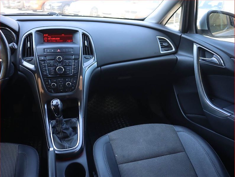 Opel Astra (2013) 1.7 CDTI, Serv.kniha, nová STK - fotka 8 z 16