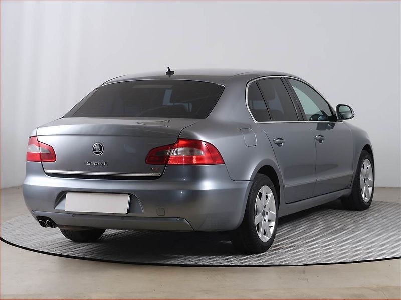 Škoda Superb (2010) 2.0 TDI, Automat, Tempomat - fotka 5 z 17