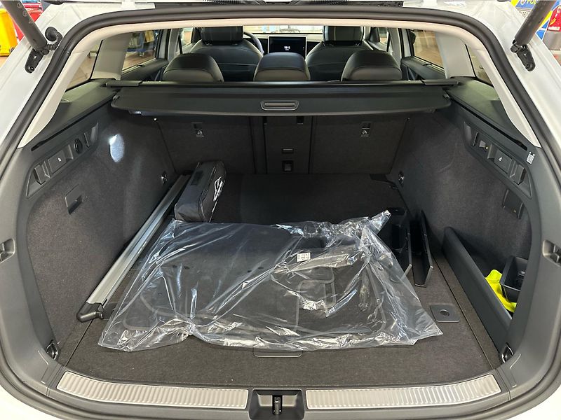 Volkswagen Passat Elegance 2,0 TDI 110 kW - fotka 13 z 25