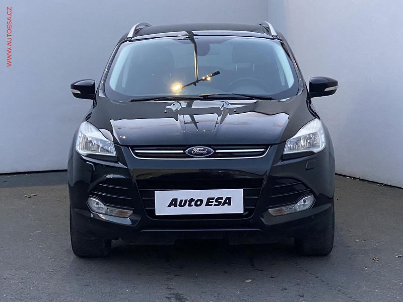 Ford Kuga (2015) 2.0 TDCi 4X4, Titanium, TZ - fotka 2 z 16