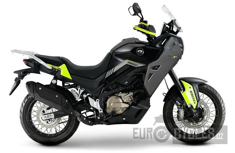 QJ Motor (2026) SVT 650 X kufry zdarma - fotka 2 z 8