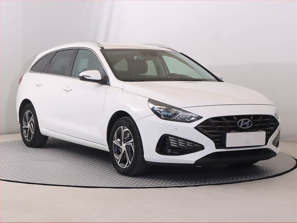 Hyundai i30 1.5 DPI, Serv.kniha, Tempomat