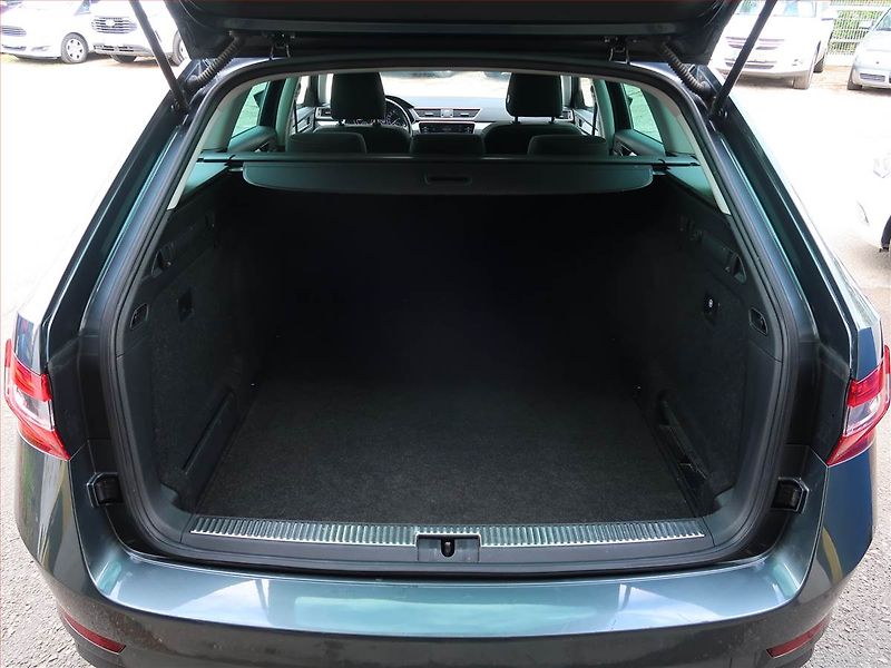 Škoda Superb (2019) 2.0 TDI, Automat, Navi - fotka 14 z 23