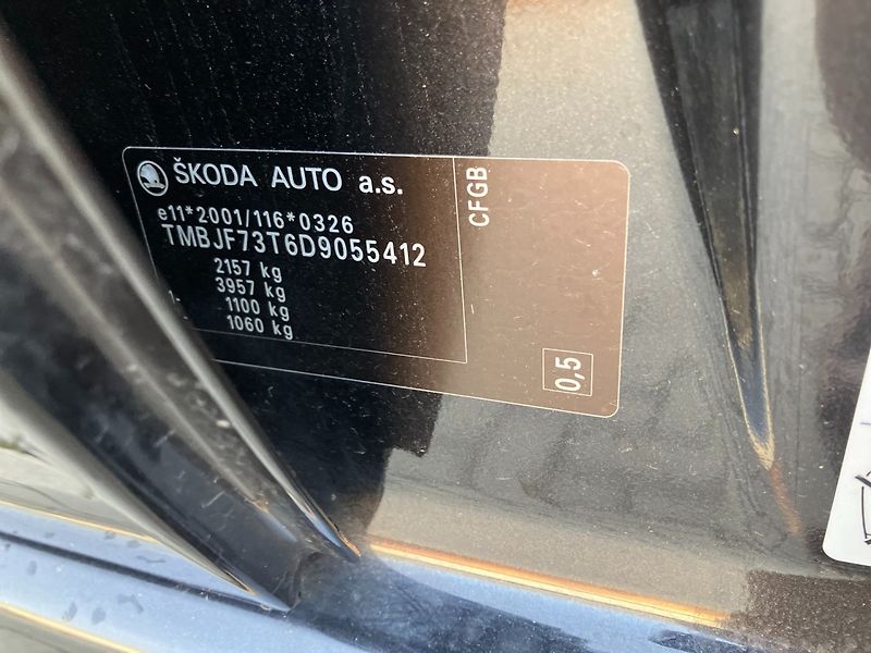 Škoda Superb (2013) 2.0TDI 125kW DSG ELEGANCE + - fotka 33 z 34
