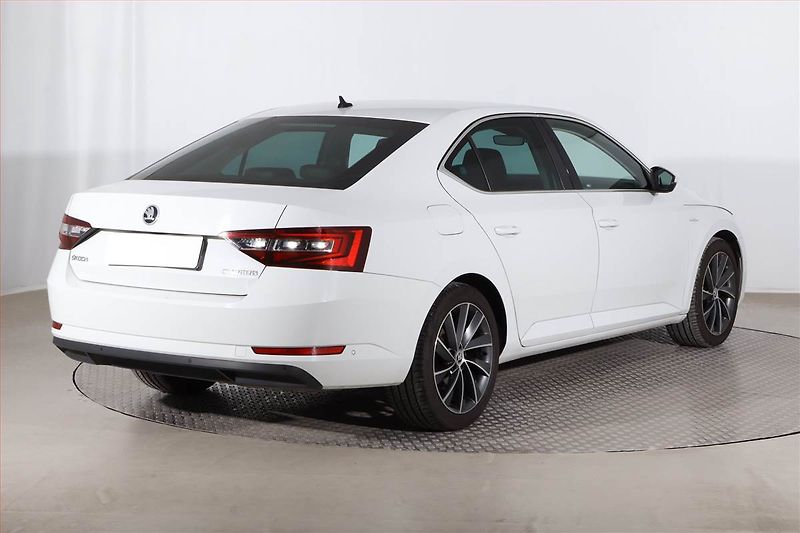Škoda Superb (2016) Laurin&Klement 2.0 TDI - fotka 5 z 30