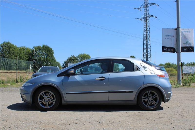 Honda Civic 1,8 i  DIG.KLIMA, VÝHŘEVY - fotka 8 z 28