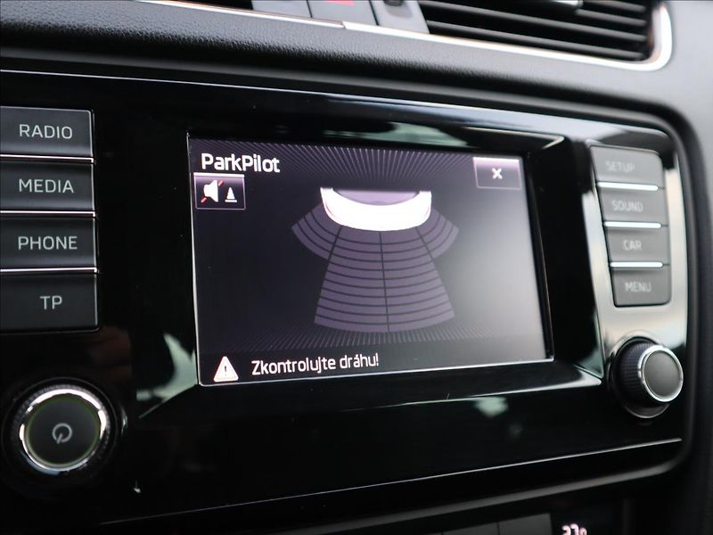 Škoda Octavia 1,4   TSi, DigiKlima, ParkPilo - fotka 19 z 31
