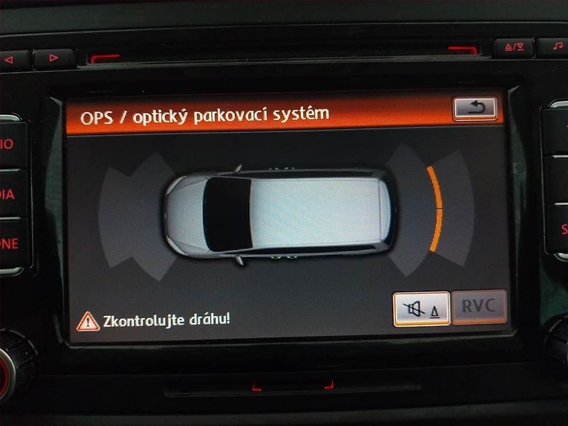 Volkswagen Sharan (2014) 2.0 TDI, 7 míst, Bi-Xenony - fotka 22 z 24