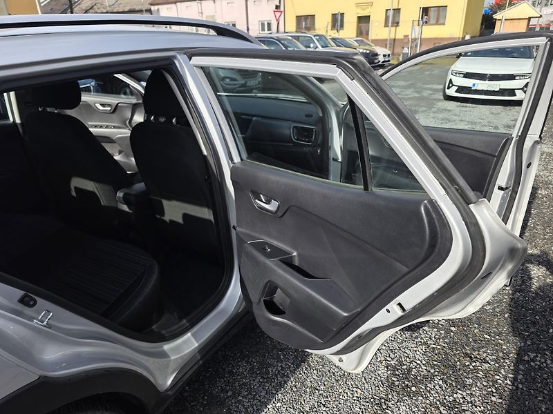 Kia Stonic 1.0 T Kamera  - fotka 11 z 12