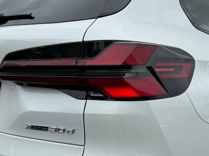 BMW X5 3,0 210 kW xDrive30d - fotka 47 z 55