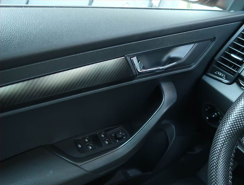 Škoda Karoq (2023) Sportline 1.5 TSI, Sport-Line - fotka 19 z 20