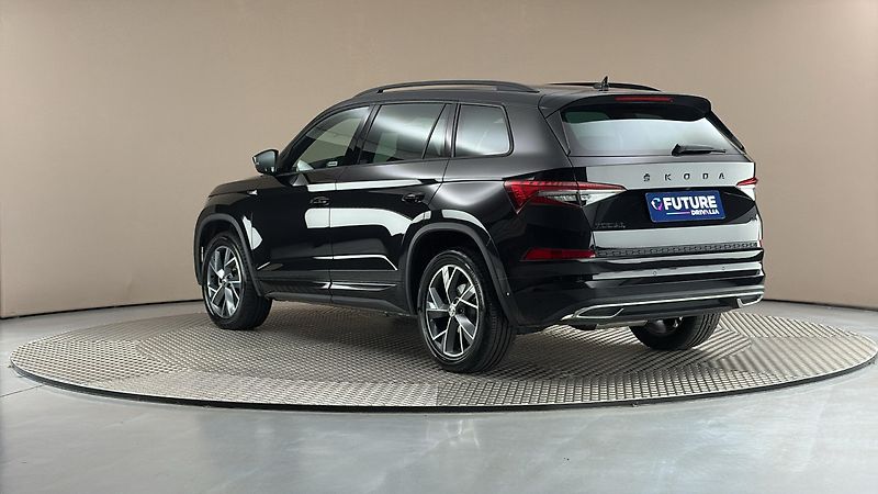 Škoda Kodiaq 2.0 TDI DSG 4x4 Sportline - fotka 2 z 31