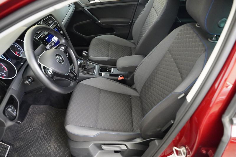 Volkswagen Golf - fotka 5 z 6