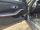 BMW Řada 3 320d xDrive AT Touring - náhled 38
