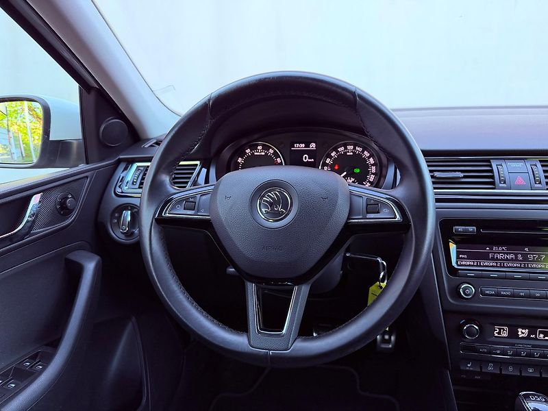 Škoda Rapid 1.4 TSi Elegance DSG, 1.Maj - fotka 16 z 25