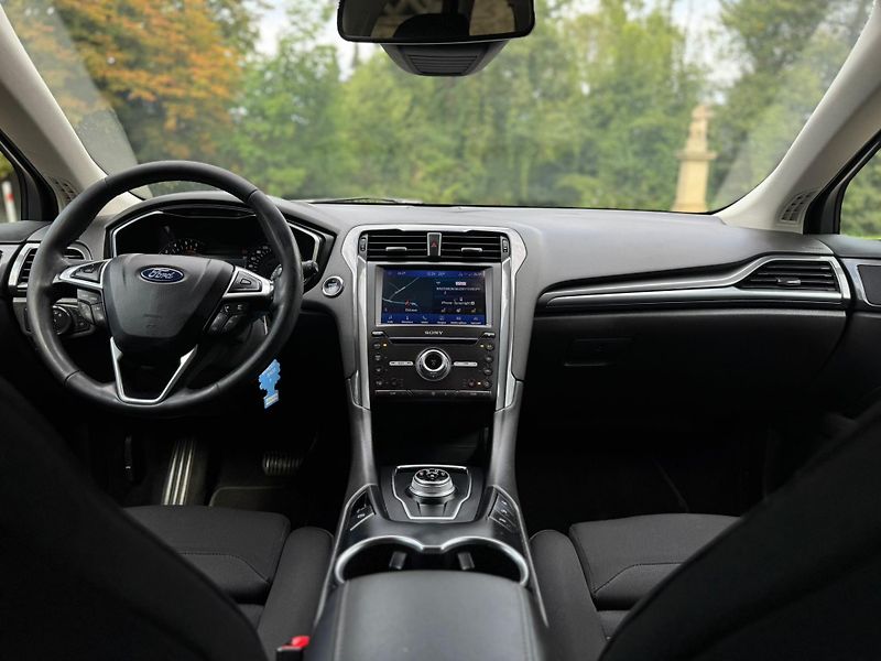 Ford Mondeo 2.0 Titan. 140kW  ČR 1.MAJ.DPH - fotka 11 z 26