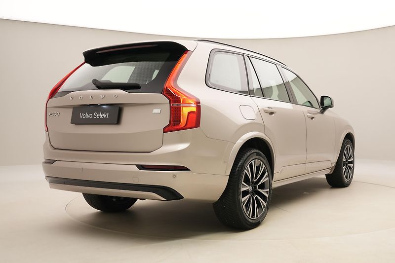 Volvo XC90 T8 AWD RECHARGE PLUS DARK CZ - fotka 12 z 73