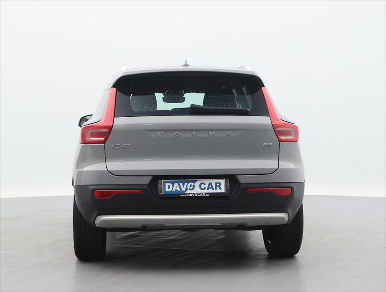 Volvo XC40 2.0 B3 120kW Core DCT CZ DPH - fotka 6 z 35