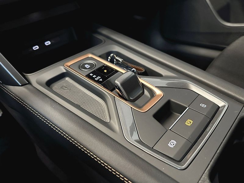 Cupra Leon (2026) SP 2.0 TSI 204k 4WD DSG - fotka 22 z 24
