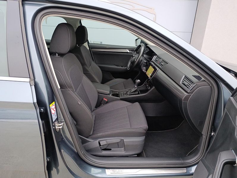 Škoda Superb 2.0TDI 147kW STYLE VIRTUAL DPH - fotka 15 z 29