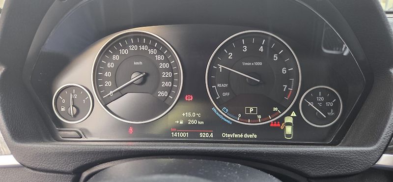BMW Řada 3 (2016) GT 328i xdrive - fotka 4 z 6