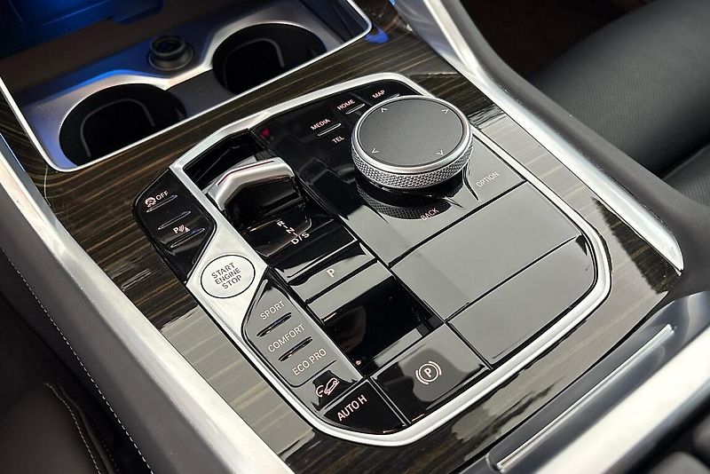 BMW X6 xDrive40d - fotka 25 z 28