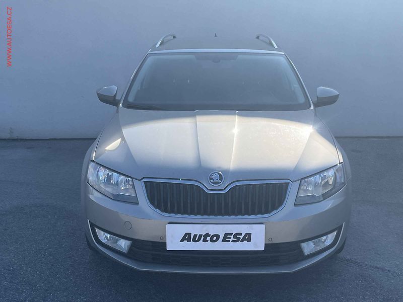 Škoda Octavia (2014) 1.6 TDi, DSG, STK 12/27 - fotka 2 z 14