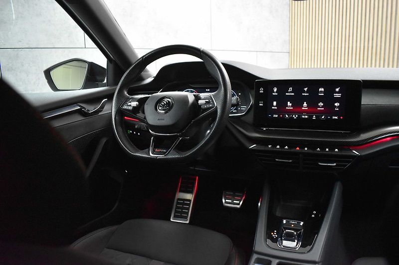 Škoda Octavia RS 2.0 TDI 147kW 4x4*DPH*ČR 1M - fotka 8 z 33
