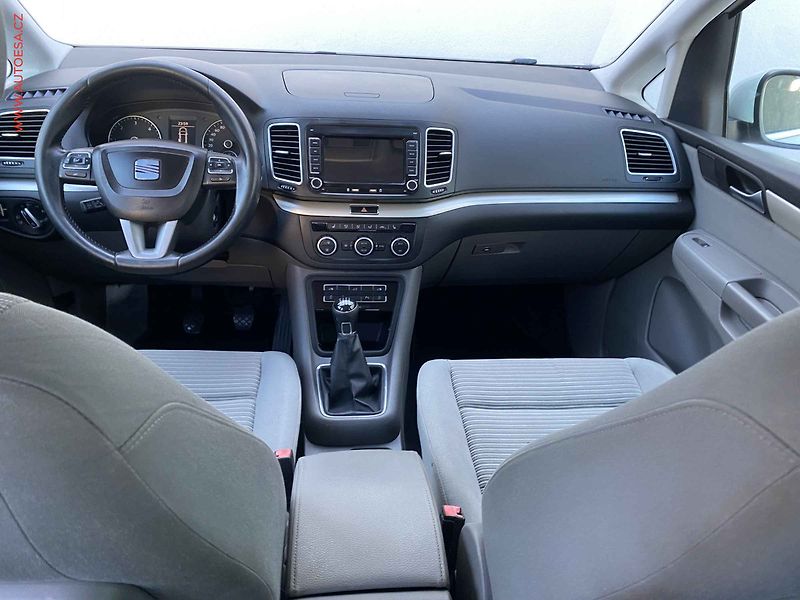 Seat Alhambra (2015) 2.0 TDi, Style, xenon - fotka 8 z 21