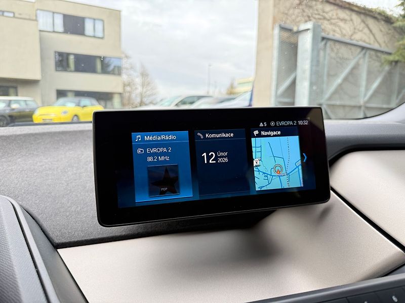 BMW i3 i3S, 120 Ah, Kamera, Panorama - fotka 14 z 28